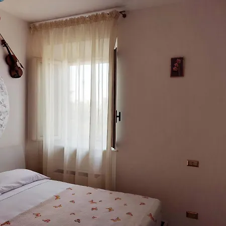 Elegante Con Pianoforte!